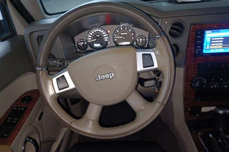 Used Jeep Commander Classic 2008 4.7 Steering Wheel