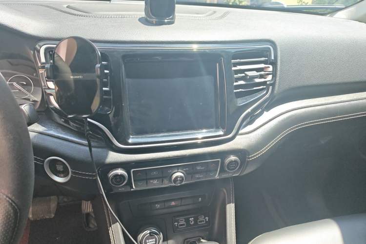 Used Jeep Commander PHEV 2020 2.0T Plug-in Hybrid Enjoyment Version Audio And AC Panel