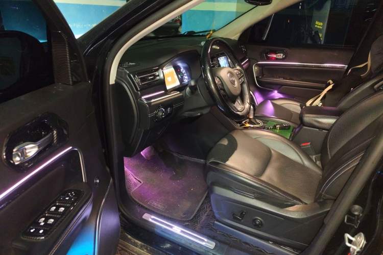 Used Jeep Commander PHEV 2020 2.0T Plug-in Hybrid Premium Edition Driver Seat