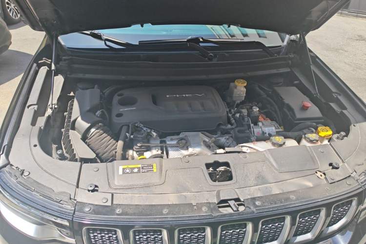 Used Jeep Commander PHEV 2020 2.0T Plug-in Hybrid Enjoyment Version Engine Bay