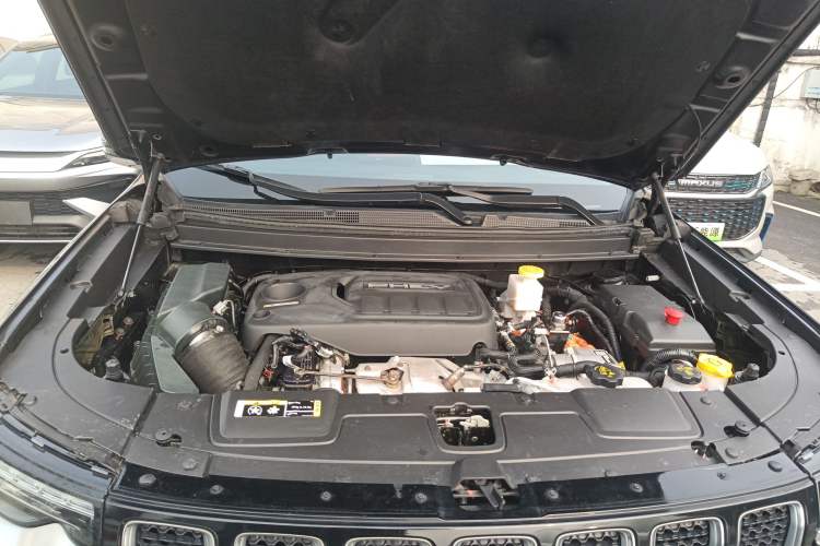 Used Jeep Commander PHEV 2020 2.0T Plug-in Hybrid Premium Edition Engine Bay