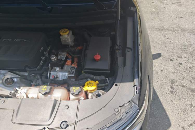Used Jeep Commander PHEV 2020 2.0T Plug-in Hybrid Enjoyment Version Engine Bay Left
