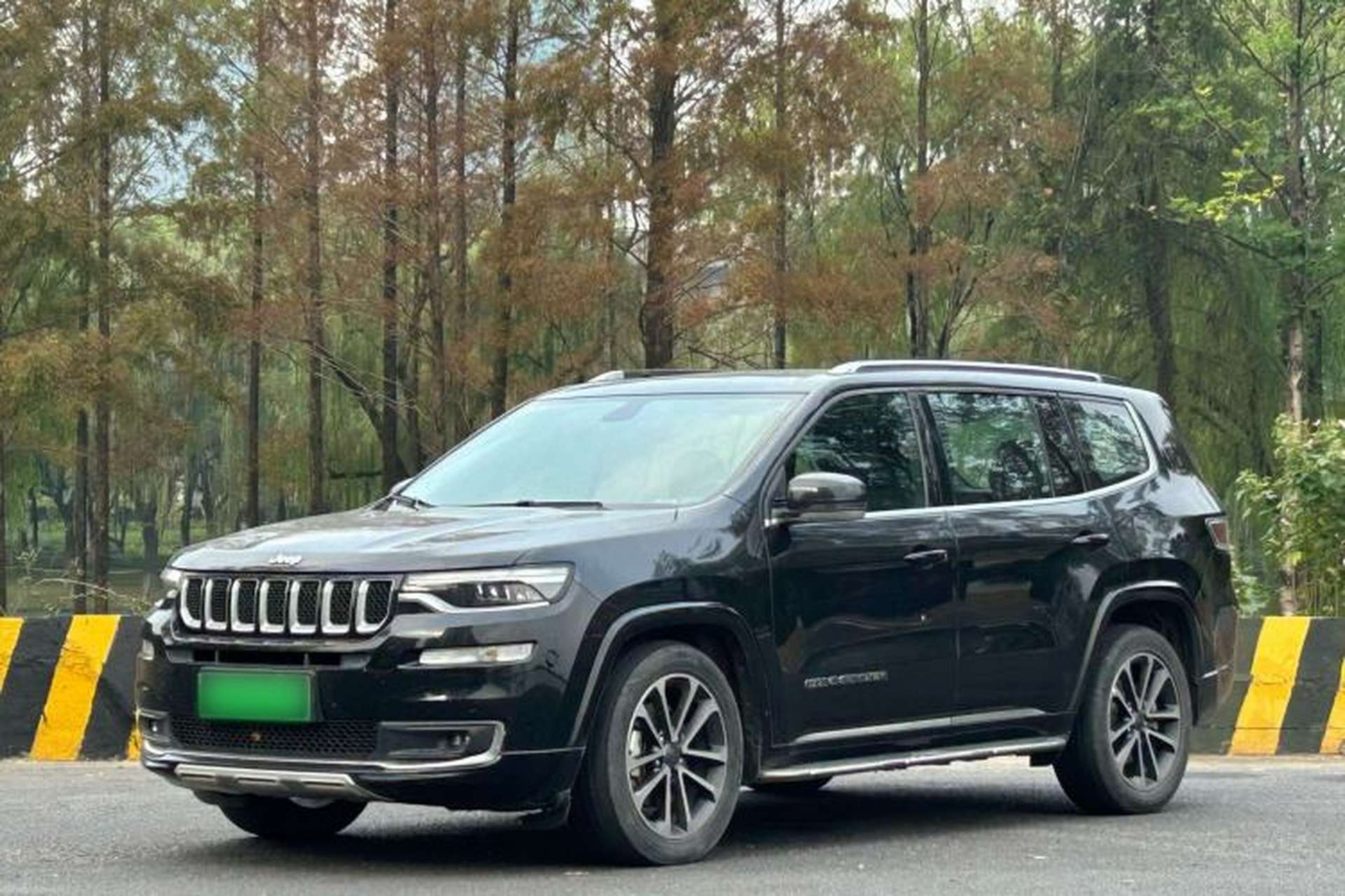 Used Jeep Commander PHEV 2020 2.0T Plug-in Hybrid Premium Edition Exterior 3