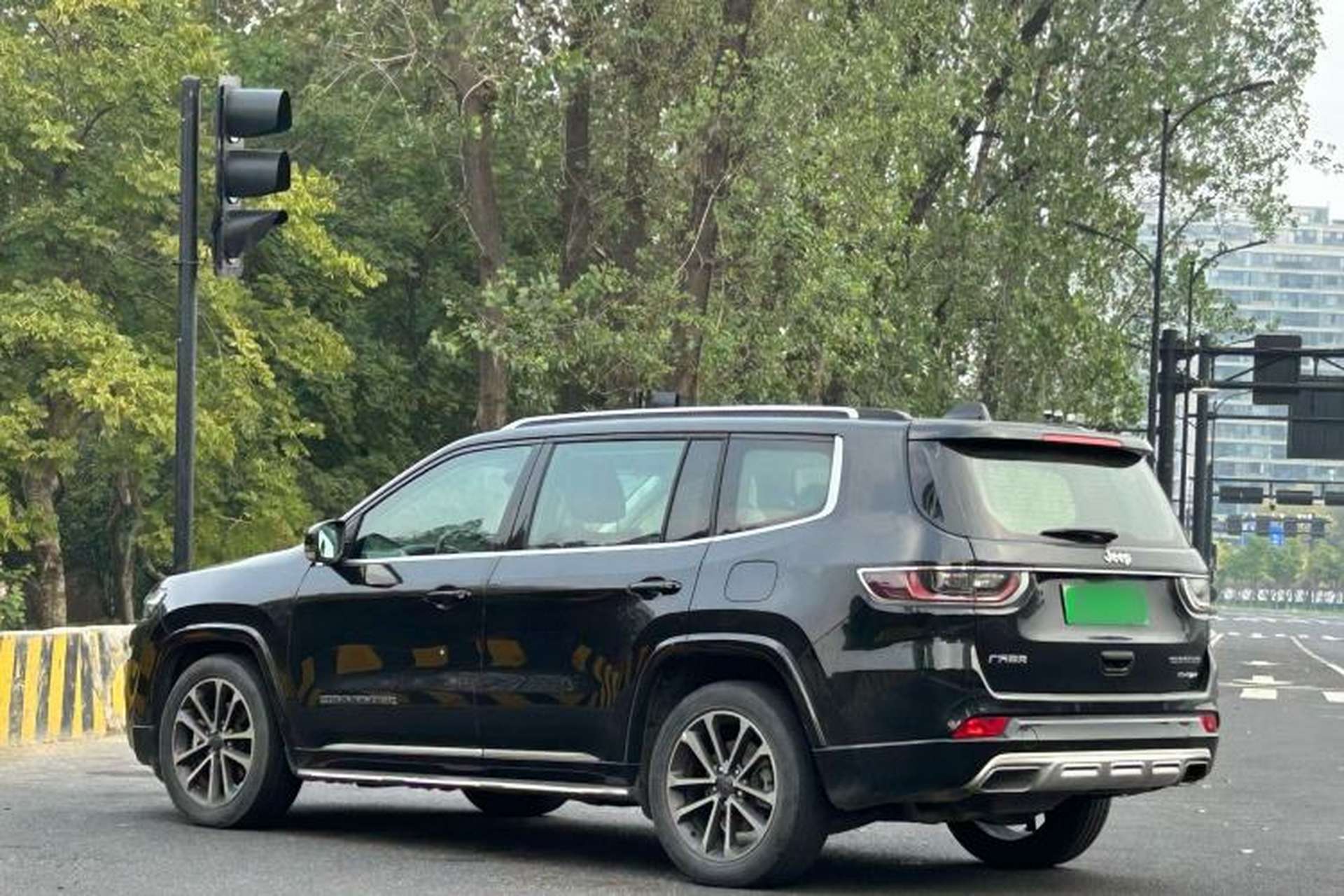 Used Jeep Commander PHEV 2020 2.0T Plug-in Hybrid Premium Edition Exterior 5