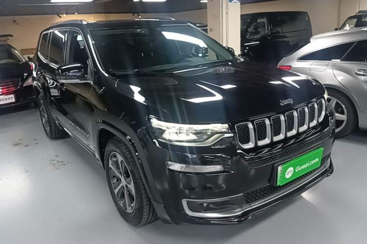 Used Jeep Commander PHEV 2020 2.0T Plug-in Hybrid Premium Edition Front Right 45 Deg