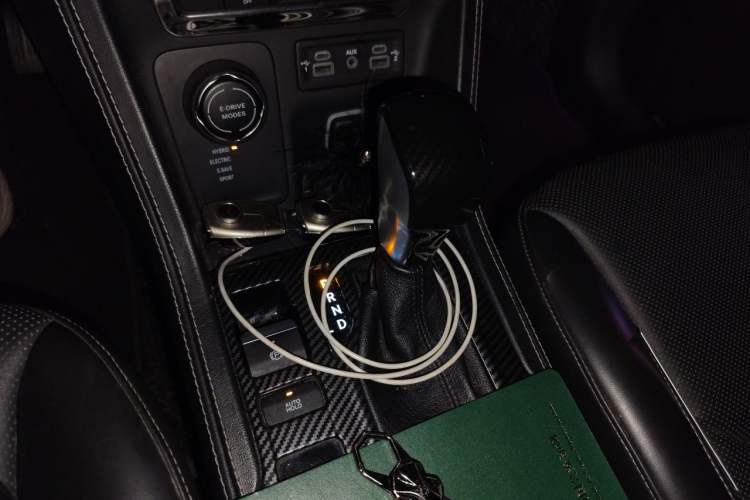 Used Jeep Commander PHEV 2020 2.0T Plug-in Hybrid Premium Edition Gear Lever
