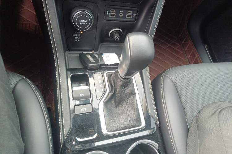 Used Jeep Commander PHEV 2020 2.0T Plug-in Hybrid Premium Edition Gear Lever