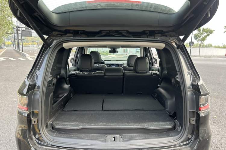 Used Jeep Commander PHEV 2020 2.0T Plug-in Hybrid Premium Edition Interior 14