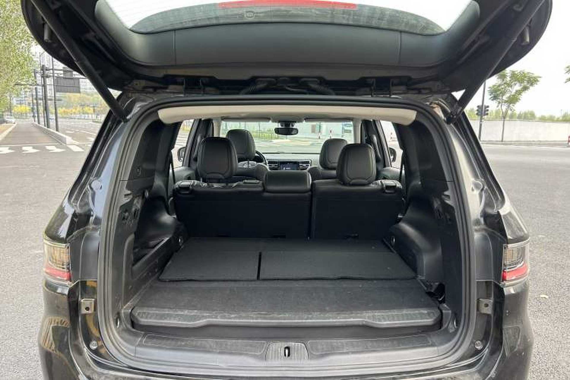Used Jeep Commander PHEV 2020 2.0T Plug-in Hybrid Premium Edition Interior 14