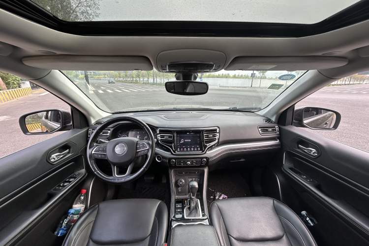 Used Jeep Commander PHEV 2020 2.0T Plug-in Hybrid Premium Edition Interior 2