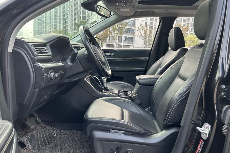 Used Jeep Commander PHEV 2020 2.0T Plug-in Hybrid Premium Edition Interior 7