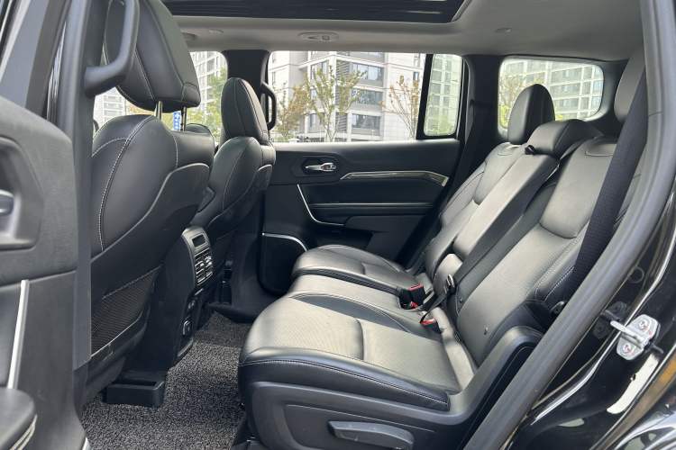 Used Jeep Commander PHEV 2020 2.0T Plug-in Hybrid Premium Edition Interior 8