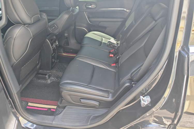 Used Jeep Commander PHEV 2020 2.0T Plug-in Hybrid Enjoyment Version Left Rear Seat