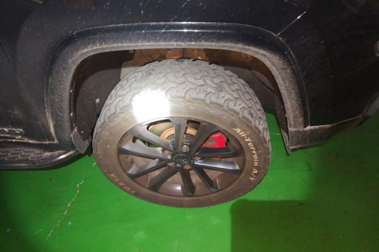 Used Jeep Commander PHEV 2020 2.0T Plug-in Hybrid Premium Edition Right Front Wheel Hub