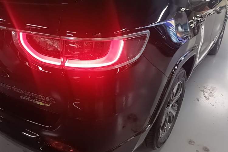 Used Jeep Commander PHEV 2020 2.0T Plug-in Hybrid Premium Edition Right Rear Taillight