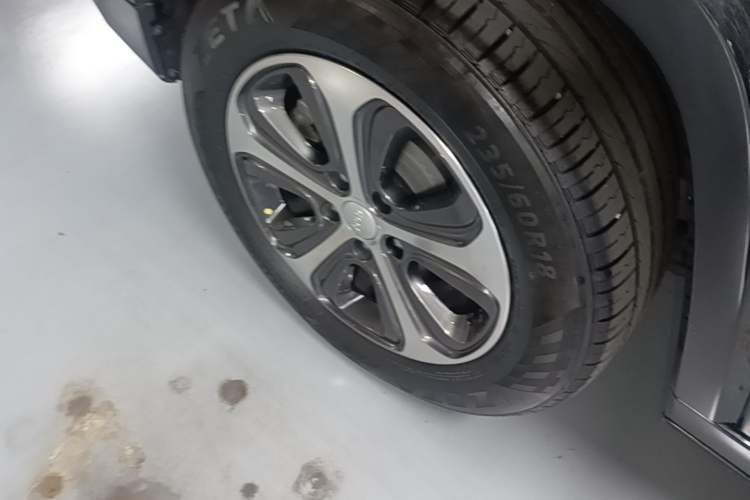 Used Jeep Commander PHEV 2020 2.0T Plug-in Hybrid Premium Edition Right Rear Wheel Hub