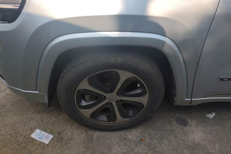 Used Jeep Commander PHEV 2020 2.0T Plug-in Hybrid Enjoyment Version Right Front Wheel Hub