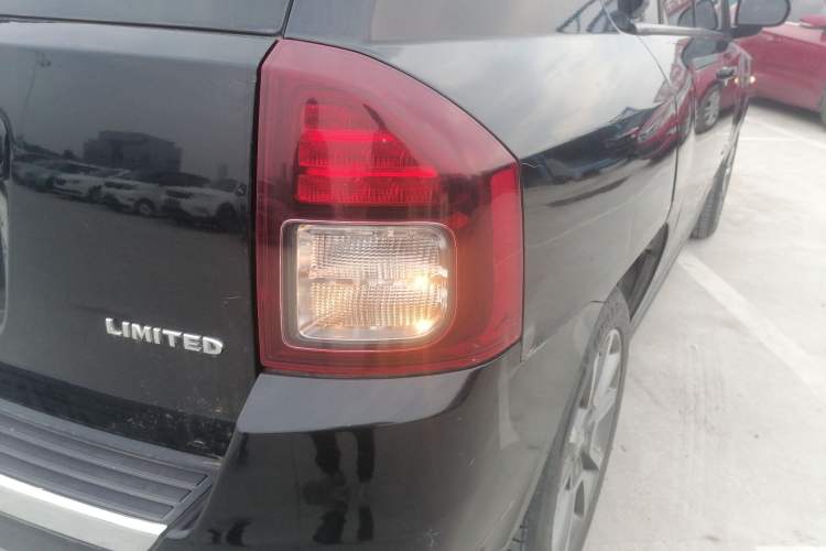 Used Jeep Compass 2014 Revised Version 2.0L Two-Wheel Drive Elite Edition Exterior 6