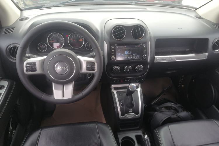 Used Jeep Compass 2014 Revised Version 2.0L Two-Wheel Drive Elite Edition Interior 2