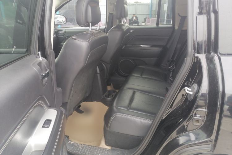 Used Jeep Compass 2014 Revised Version 2.0L Two-Wheel Drive Elite Edition Interior 4
