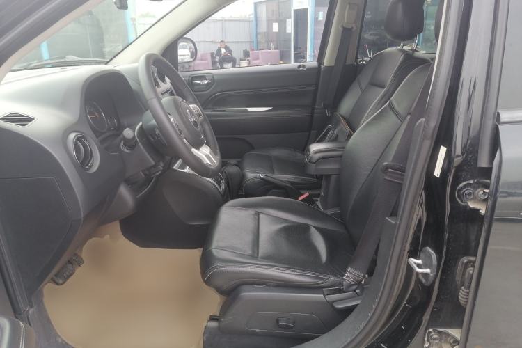 Used Jeep Compass 2014 Revised Version 2.0L Two-Wheel Drive Elite Edition Left Front Seat