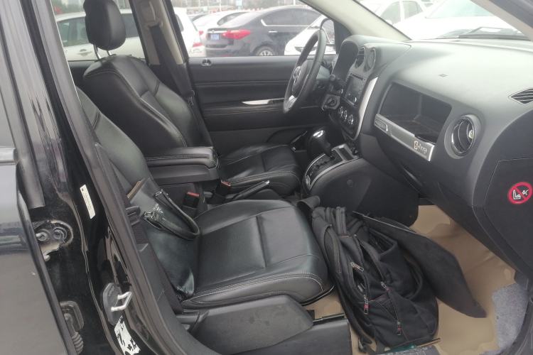 Used Jeep Compass 2014 Revised Version 2.0L Two-Wheel Drive Elite Edition Right Front Seat