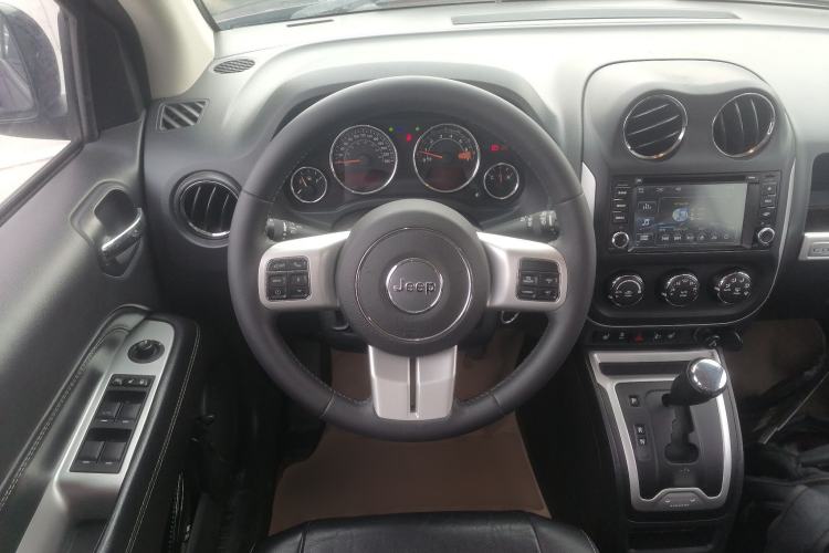 Used Jeep Compass 2014 Revised Version 2.0L Two-Wheel Drive Elite Edition Steering Wheel