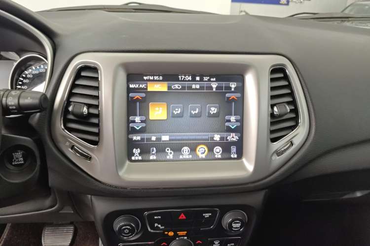 Used Jeep Compass 2017 200T Automatic Family Edition Audio And AC Panel