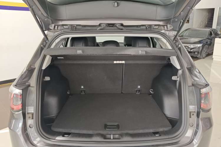 Used Jeep Compass 2017 200T Automatic Family Edition Trunk