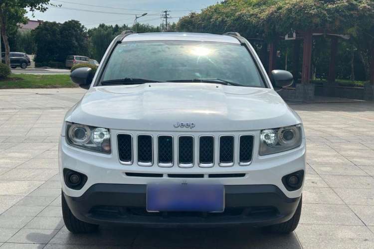 Used Jeep Compass 2014 2.0L two-wheel drive sport version Exterior 1