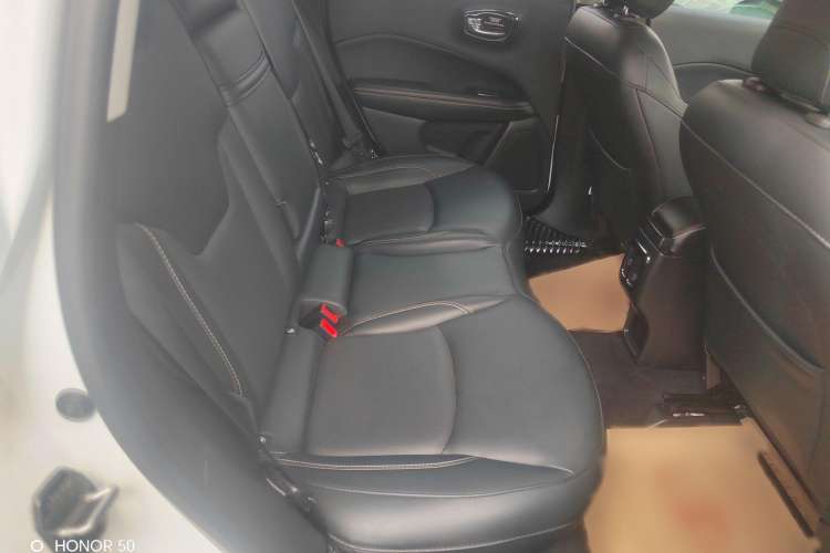 Used Jeep Compass 2017 200T Automatic Family Edition Interior 9