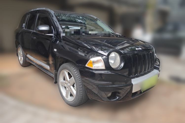 Used Jeep Compass 2007 2.4L four-wheel drive sport version Front Right 45 Deg