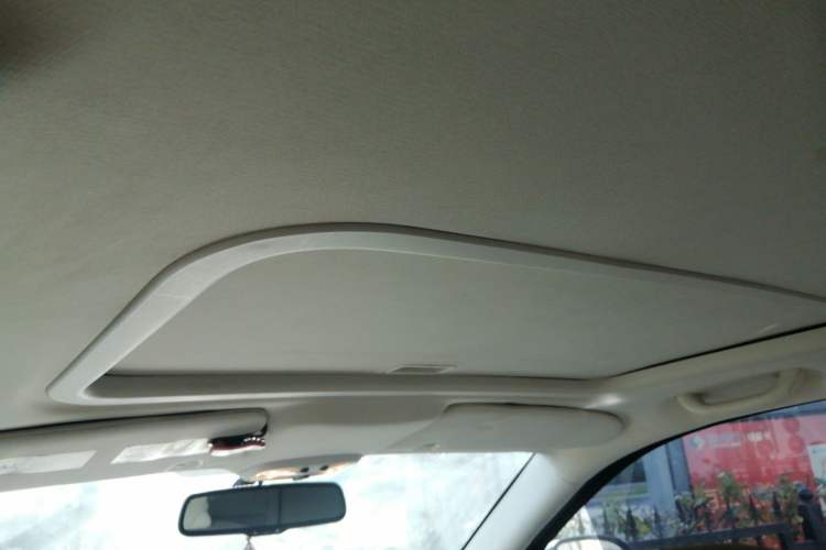 Used Jeep Compass 2007 2.4L four-wheel drive sport version Headliner