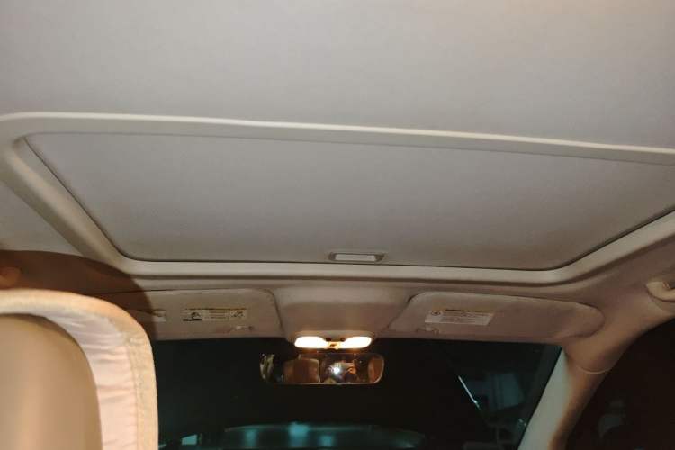 Used Jeep Compass 2007 2.4L four-wheel drive sport version Headliner