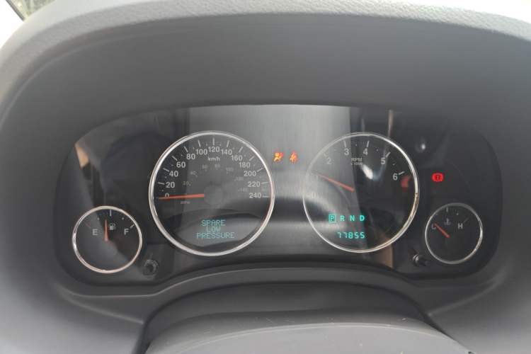 Used Jeep Compass 2007 2.4L four-wheel drive sport version Instrument Cluster