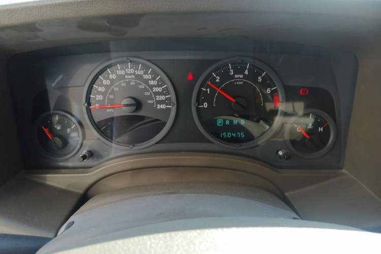 Used Jeep Compass 2007 2.4L four-wheel drive sport version Instrument Cluster