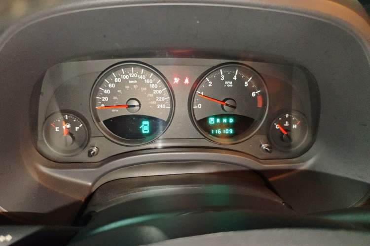 Used Jeep Compass 2007 2.4L four-wheel drive sport version Instrument Cluster