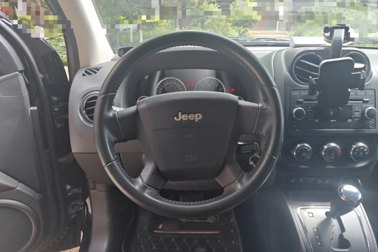 Used Jeep Compass 2007 2.4L four-wheel drive sport version Steering Wheel