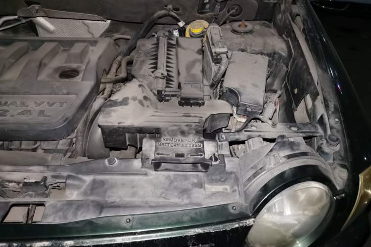 Used Jeep Compass 2007 2.4L four-wheel drive sport version Engine Bay Left