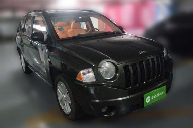 Used Jeep Compass 2007 2.4L four-wheel drive sport version Front Right 45 Deg
