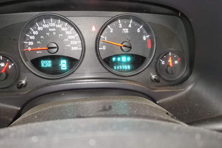Used Jeep Compass 2007 2.4L four-wheel drive sport version Odometer Close Up