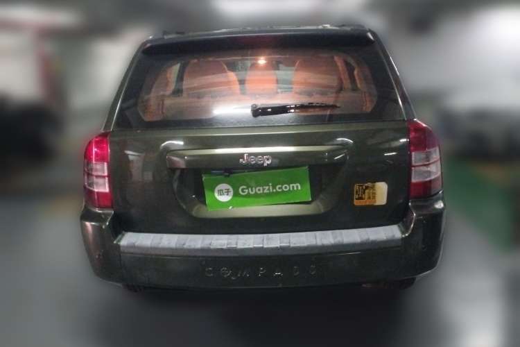 Used Jeep Compass 2007 2.4L four-wheel drive sport version Rear