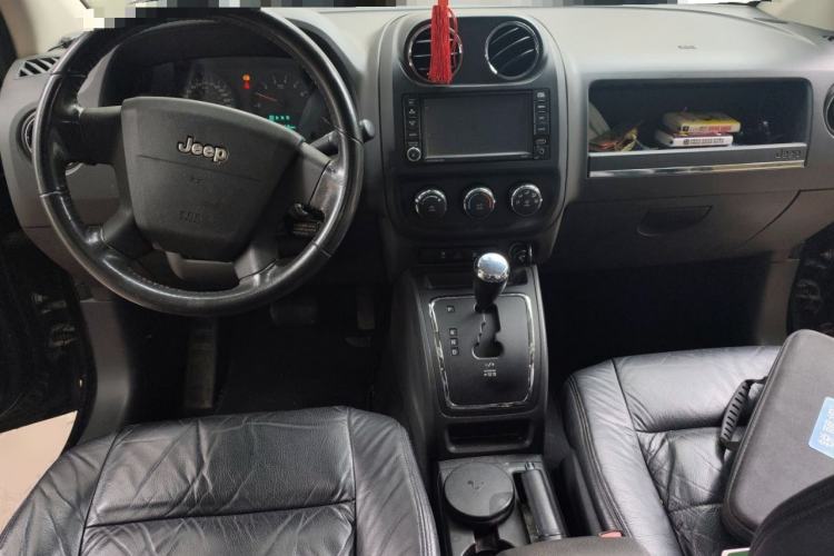 Used Jeep Compass  Center Console