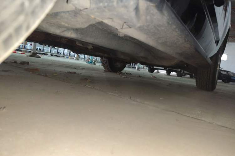 Used Jeep Compass 2010 2.4L four-wheel drive sport version Chassis Front Left