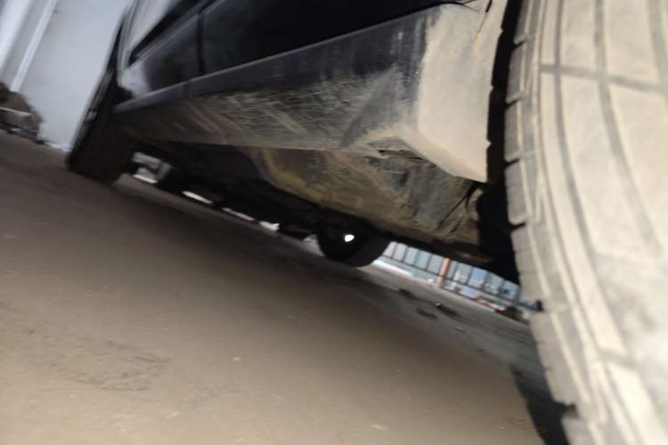 Used Jeep Compass 2010 2.4L four-wheel drive sport version Chassis Rear Left