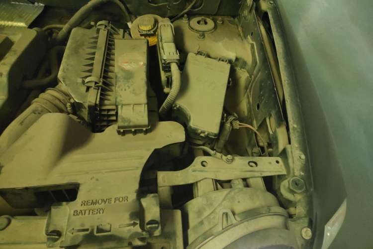 Used Jeep Compass 2010 2.4L four-wheel drive sport version Engine Bay Left