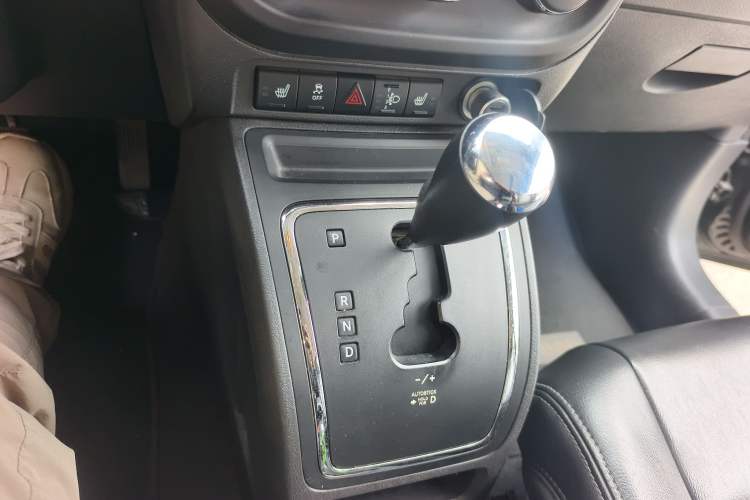 Used Jeep Compass 2010 2.4L Four-Wheel Drive World Cup Special Edition Gear Lever