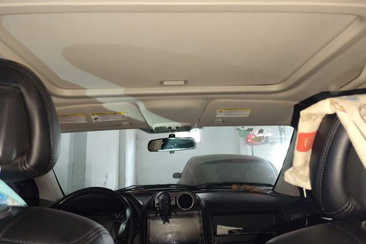 Used Jeep Compass 2010 2.4L four-wheel drive sport version Headliner