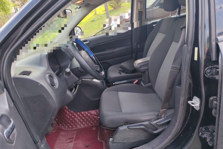 Used Jeep Compass 2010 2.4L four-wheel drive sport version Left Front Seat
