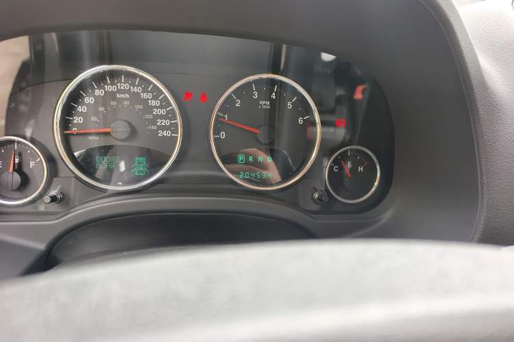 Used Jeep Compass 2010 2.4L Four-Wheel Drive World Cup Special Edition Odometer Close Up